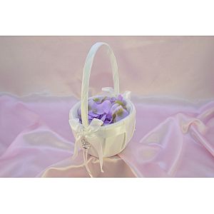 Ivory basket with petals