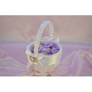 White satin basket with Lilac petals